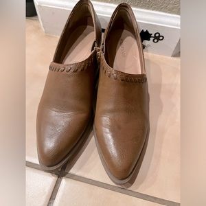 Faux leather brown shoes